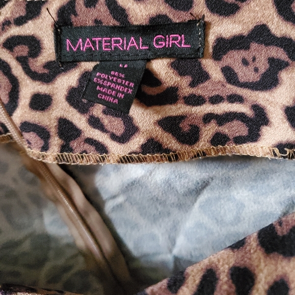 Material G. Size M Women Capri Pants Cheetah Print - Picture 5 of 6